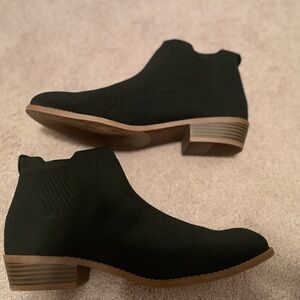 Torrid ankle boots size 9WW